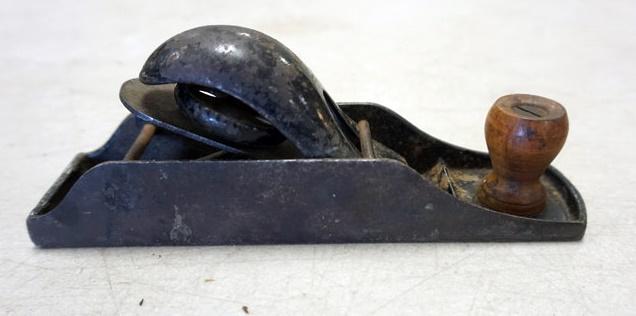 ANTIQUE WOOD WORKING PLANES (1 of 2)