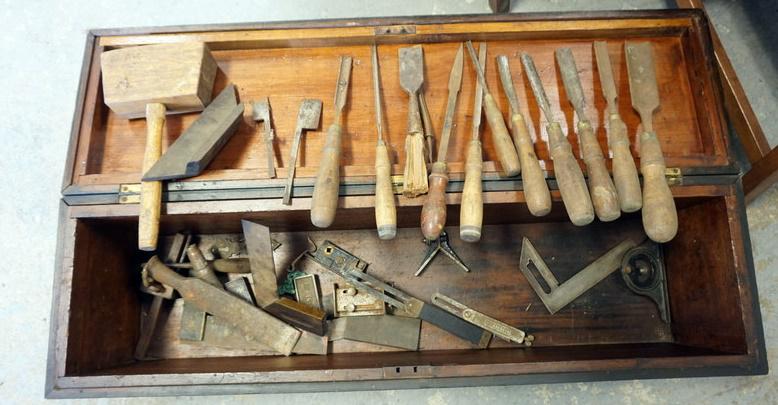 ANTIQUE WOOD WORKING CHEST AND CONTENTS (1 of 4)