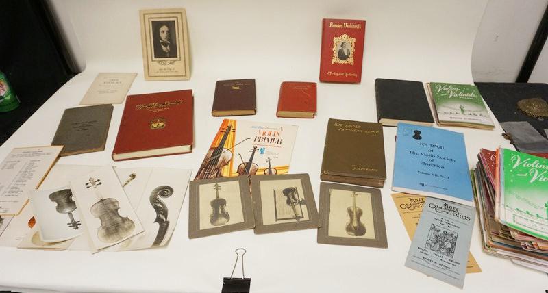 LOT OF ANTIQUE BOOKS & EPHEMERA ON VIOLINS (1 of 19)