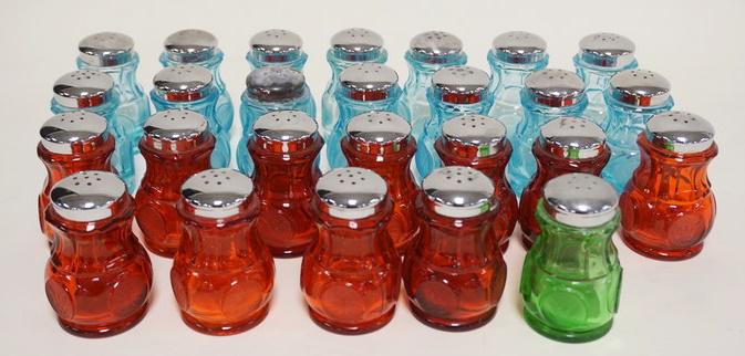 26 FOSTORIA COIN SALT SHAKERS: 26 FOSTORIA COIN SALT SHAKERS, 14 LIGHT BLUE, 11 RED & ONE GREEN