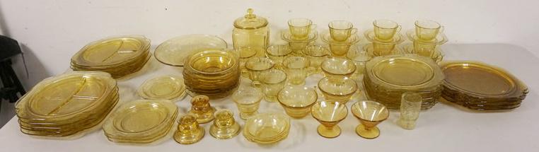 TABLE LOT OF AMBER MADRID DEPRESSION GLASS (1 of 4)