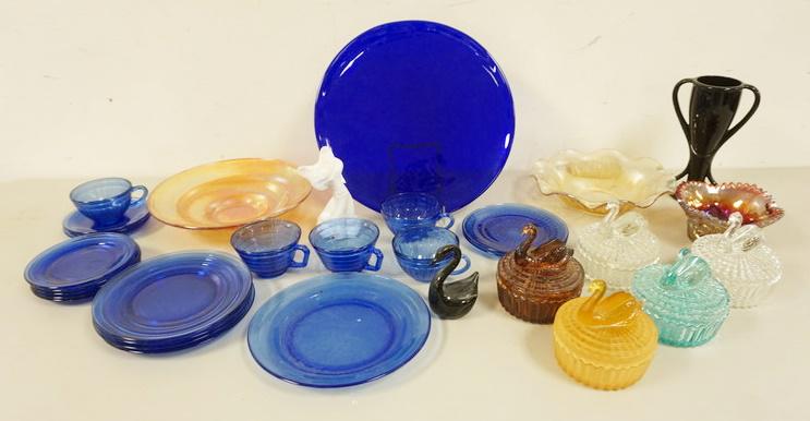 LOT OF COLORED GLASSWARE (1 of 6)