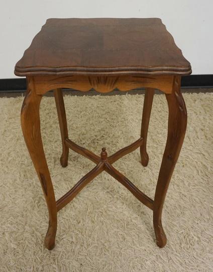 WALNUT BANDED TOP LAMP TABLE: WALNUT BANDED TOP LAMP TABLE, APPROXIMATELY 15 IN SQUARE X 27 IN HIGH