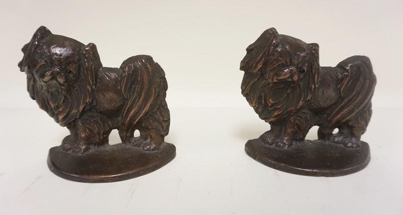 PAIR OF CAST BRONZE DOG BOOKENDS (1 of 2)