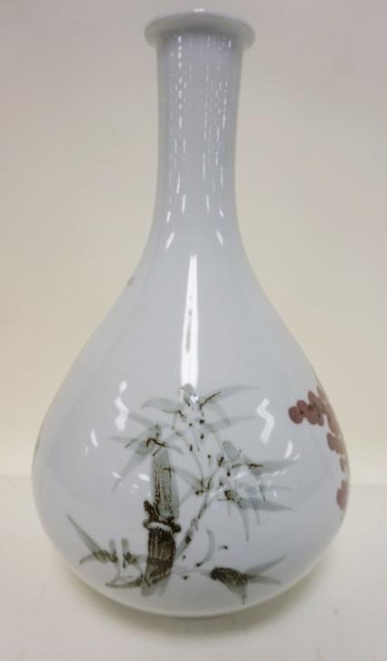 LARGE ASIAN VASE (1 of 4)