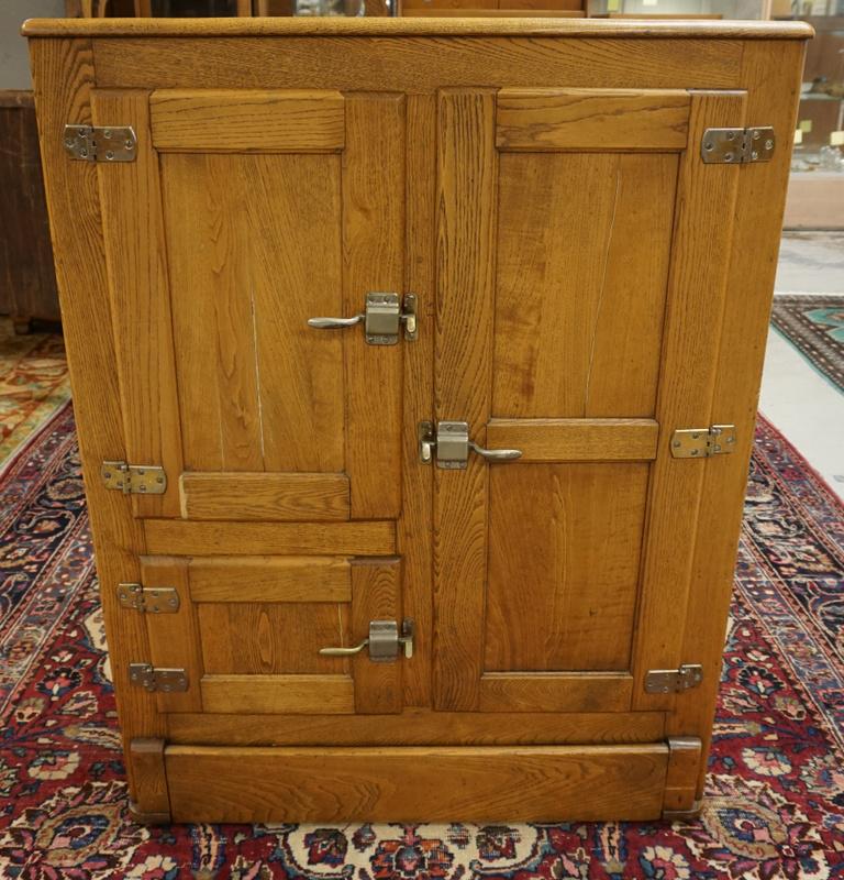 OAK 3 DOOR ICE BOX (1 of 3)