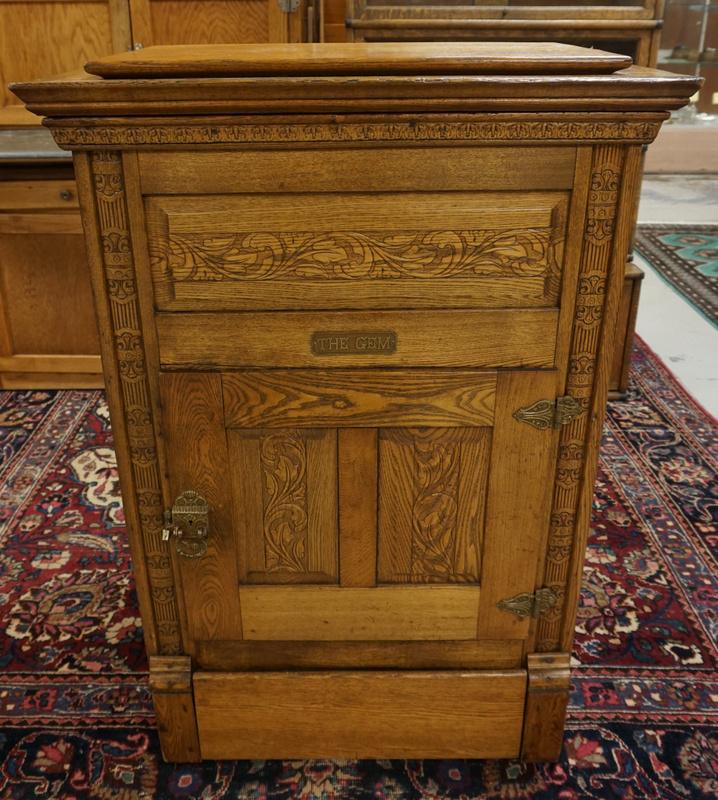 OAK ICE BOX *THE GEM* (1 of 3)