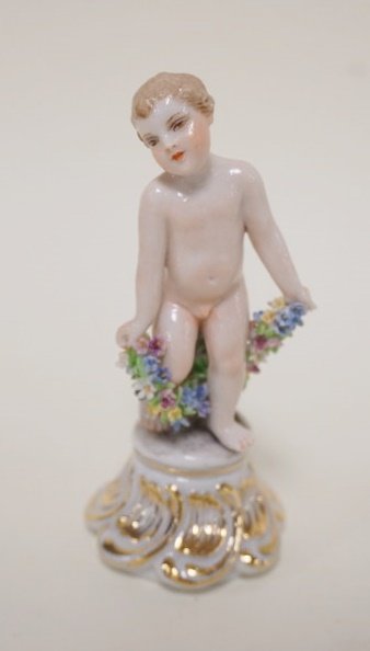 LUIGI FABRIS PORCELAIN NUDE FIGURINE: LUIGI FABRIS ITALIAN PORCELAIN NUDE FIGURINE, APPROXIMATELY 4 3/4 IN
