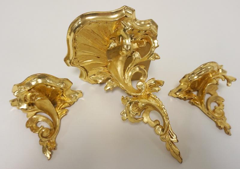 GILT WOOD CARVED WALL SHELVES: GOUP OF 3 GILT WOOD CARVED SHELVES, TALLEST IS APPROXIMATELY 9 1/4 IN