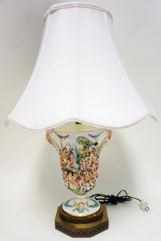 LARGE CAPODIMONTE TALBLE LAMP (1 of 3)
