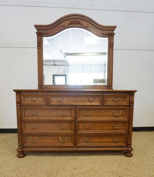 OAK 9 DRAWER CHEST (1 of 4)