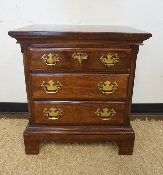 WALNUT FINISH 3 DRAWER BEDSIDE CHEST (1 of 2)