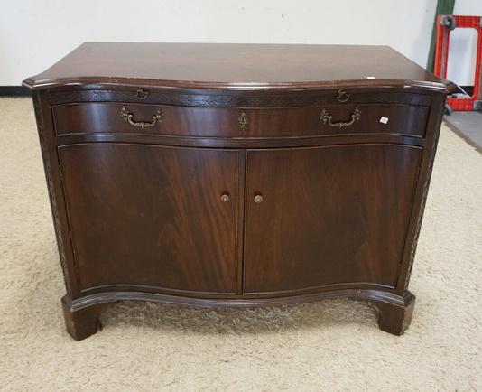 MAHOGANY 2 DOOR ONE DRAWER SERVER (1 of 2)
