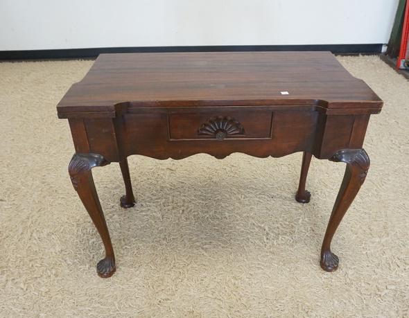 MAHOGANY BLOCKFRONT GAME TABLE (1 of 2)