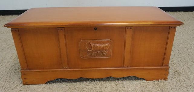 LANE CEDAR CHEST (1 of 3)
