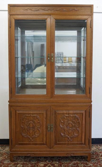 LIGHTED MIRROR BACK DISPLAY CABINET (1 of 3)
