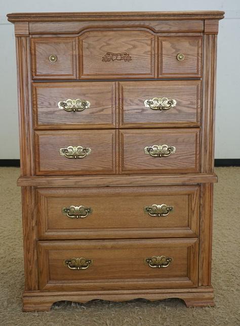 Broyhill 5 2024 drawer chest