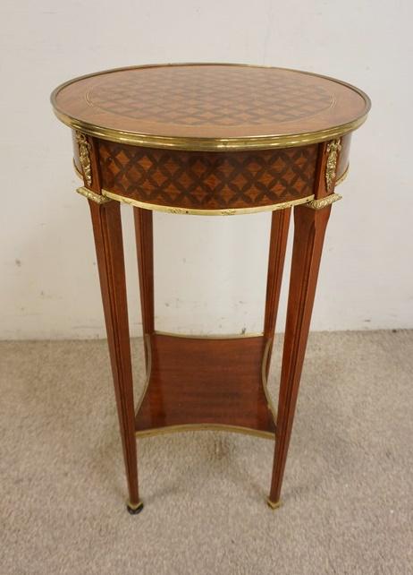 ROUND MAHOGANY ONE DRAWER STAND (1 of 5)