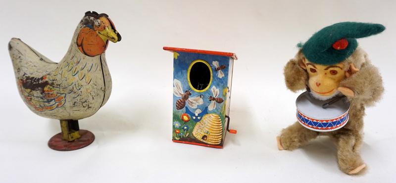 LOT OF 3 VINTAGE MECHANICAL AND PUSH TOYS: LOT OF 3 VINTAGE MECHANICAL AND PUSH TOYS