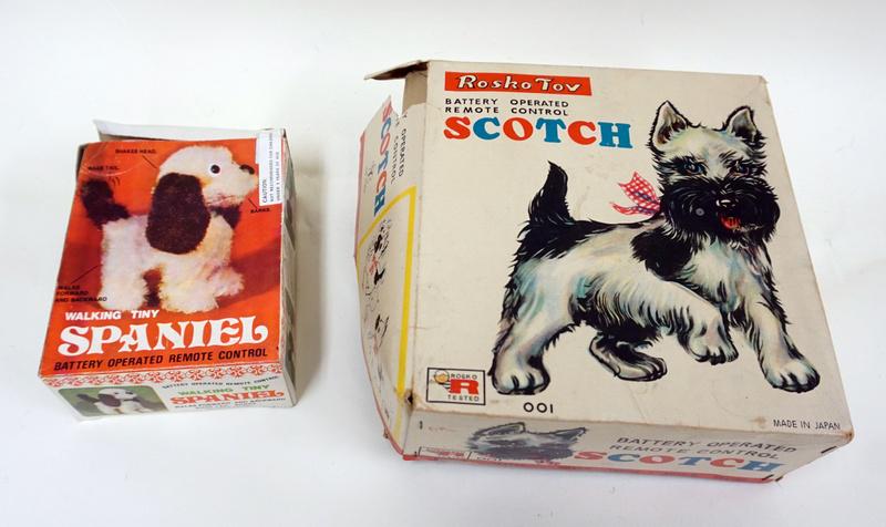 LOT OF 2 VINTAGE BATTERY OPERATED TOYS: LOT OF 2 VINTAGE BATTERY OPERATED TOYS, DOGS