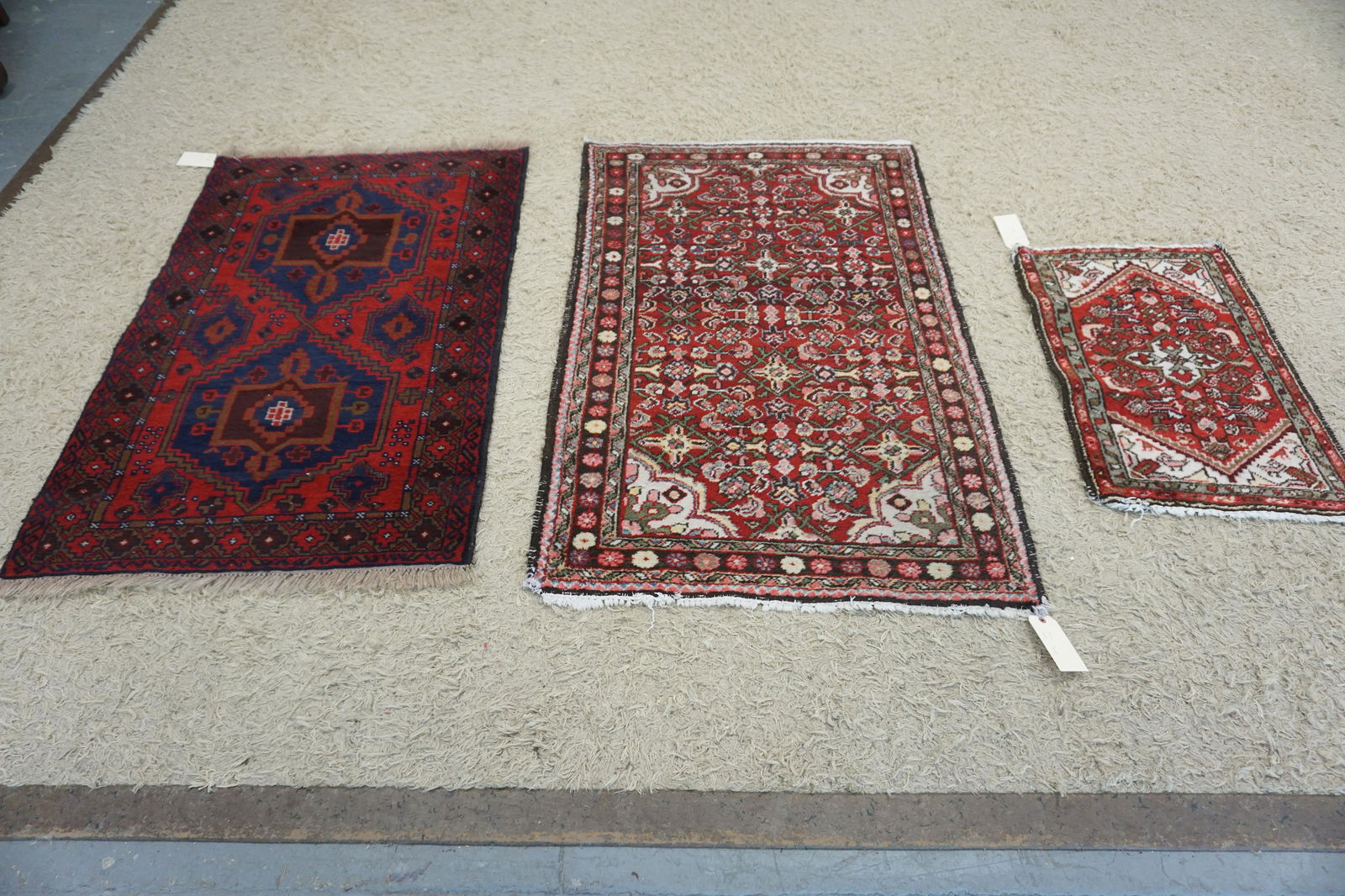 3 SMALL PERSIAN THROW RUGS (1 of 7)