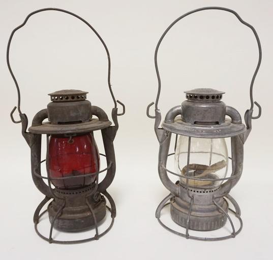 PAIR DIETZ RAILROAD LANTERNS (1 of 3)