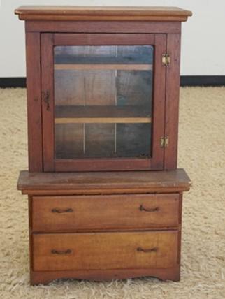 CHILD SIZE KITCHEN CUPBOARD (1 of 4)