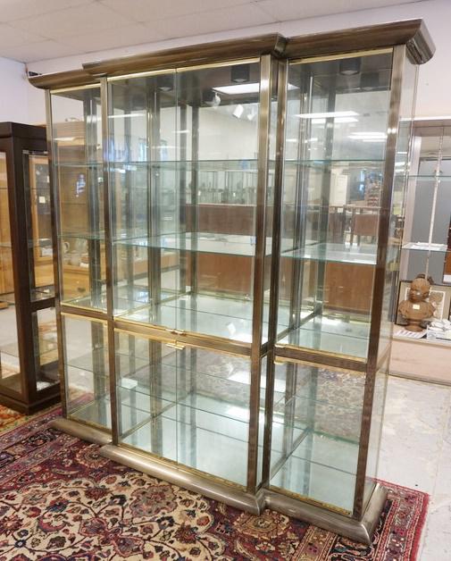 DESIGN INSTITUTE AMERICA BRASS DISPLAY CABINET (1 of 2)