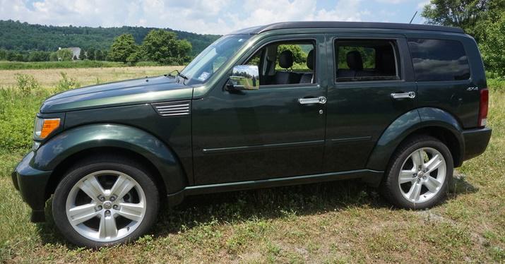2010 GREEN DODGE NITRO 4 X 4 (1 of 12)