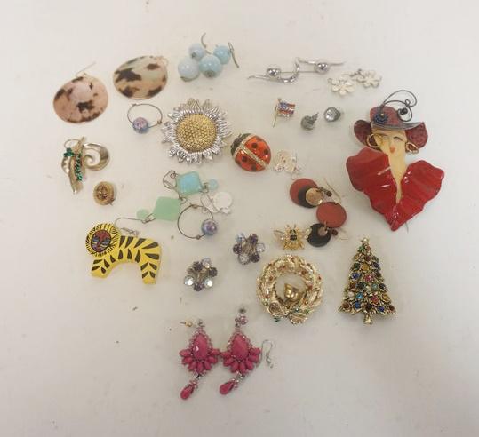 11 PAIRS OF EARRINGS & 12 COSTUME PINS: 11 PAIRS OF EARRINGS & 12 COSTUME PINS INCLUDING MONET AND BEST