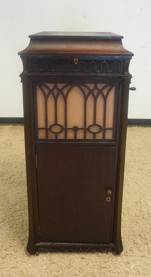 ANTIQUE EDISON VICTROLA (1 of 6)