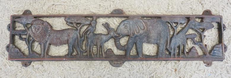 CAST IRON ARCHITECTURAL PC W/ ANIMALS (1 of 1)