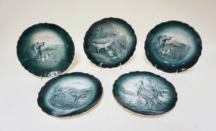5 BUFFALO POTTERY PLATES (1 of 3)