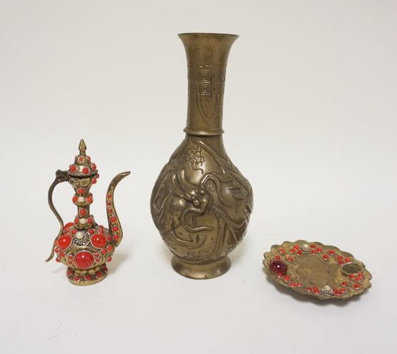 LOT OF BRASS ASIAN ITEMS (1 of 7)