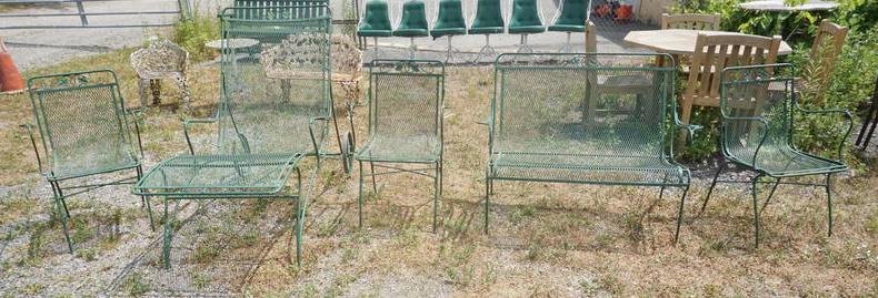 5 PC METAL PATIO SET (1 of 3)