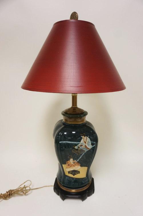 ASIAN STYLE TABLE LAMP ON WOOD BASE (1 of 3)