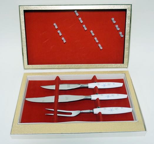 MODE DANISH FAMILY HEIRLOOM SERVING SET: MODE DANISH FAMILY HEIRLOOMS FOREVER, SERVING SET IN ORIGINAL BOX