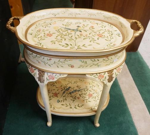 PAINT DECORATED OVAL TRAY TABLE: PAINT DECORATED OVAL TRAY TABLE, APPROXIMATELY 16 IN X 27 IN X 29 IN HIGH