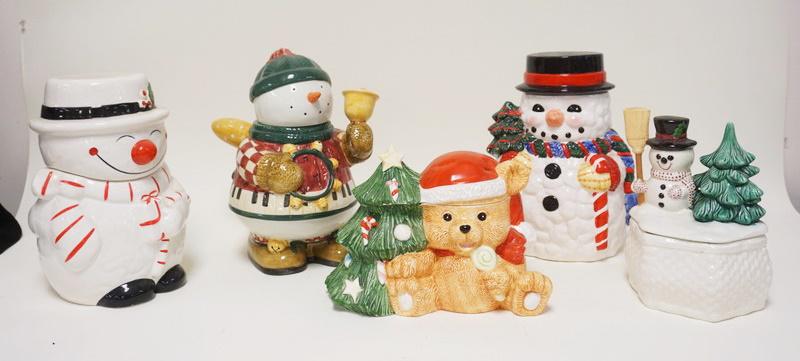 5 CHRISTMAS THEMED COOKIE JARS: 5 CHRISTMAS THEMED COOKIE JARS, TALLEST IS 12 1/2 IN HIGH