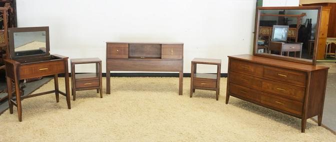 5 PIECE MCM BEDROOM SET (1 of 8)