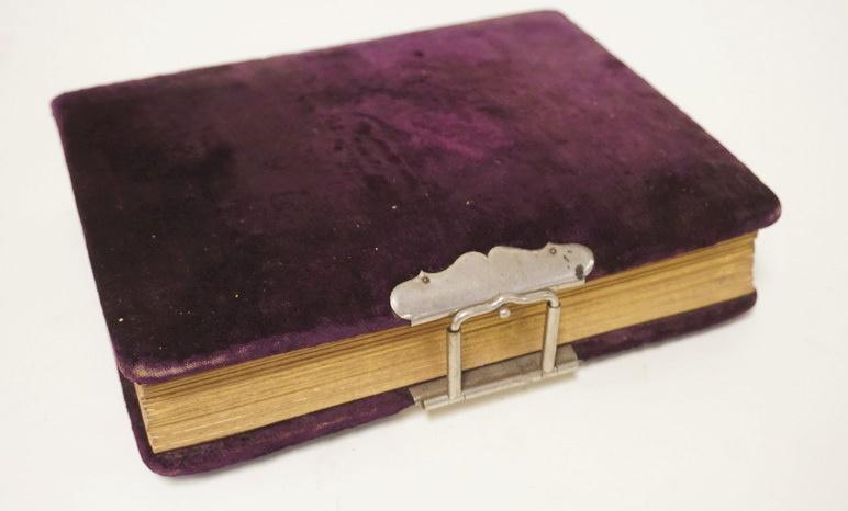 ANTIQUE VICTORIAN PHOTO ALBUM (1 of 6)