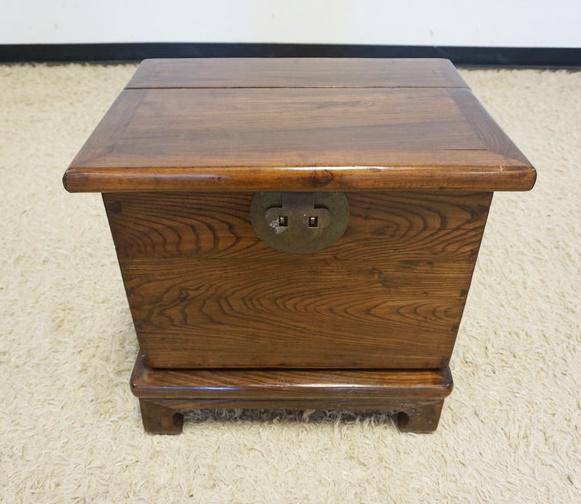 ASIAN WOOD BOX ON STAND (1 of 3)