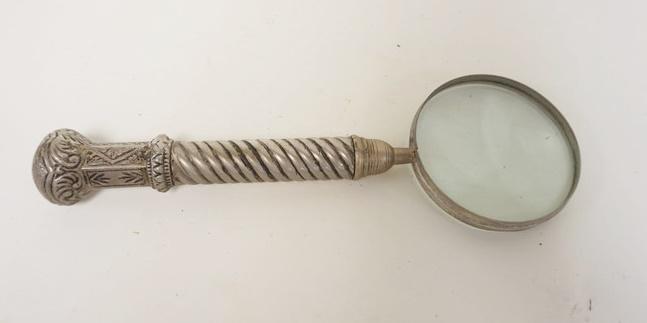 ORNATE SILVER PLATE MAGNIFYING GLASS: ORNATE SILVER PLATE MAGNIFYING GLASS, 12 IN