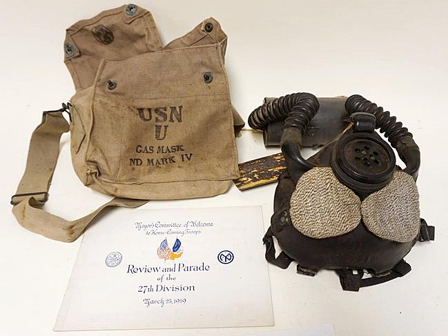 LOT ANTIQUE USN GAS MASK (1 of 5)