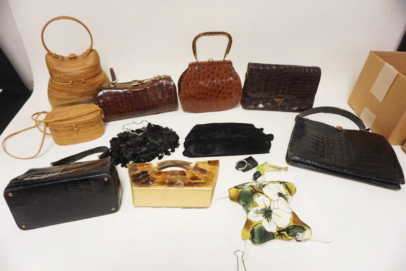 LARGE LOT OF HANDBAGS (1 of 4)