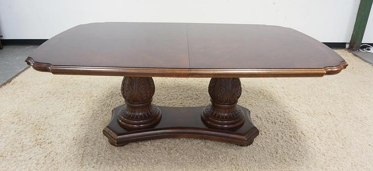 BERNHARDT WALNUT DINING ROOM TABLE (1 of 4)