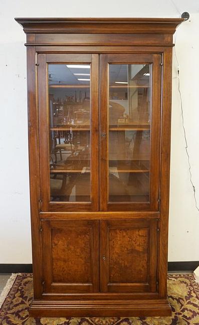 4 DOOR DISPLAY CABINET (1 of 2)
