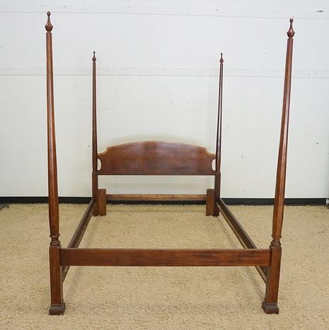 MAHOGANY 4 POSTER QUEEN SIZE BED (1 of 2)