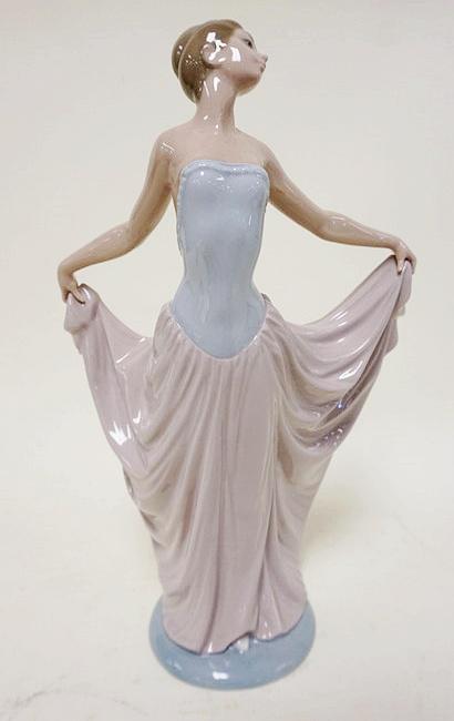 LARGE LLADRO FIGURE (1 of 2)