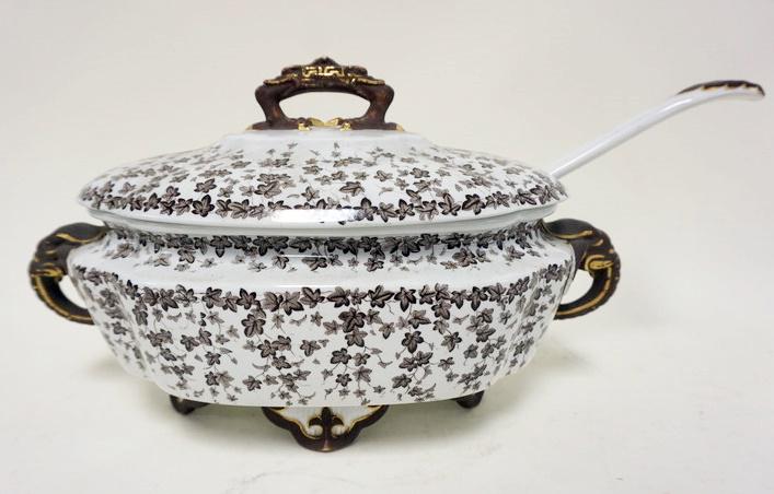 ANTIQUE ROYAL WORCESTER TUREEN (1 of 4)